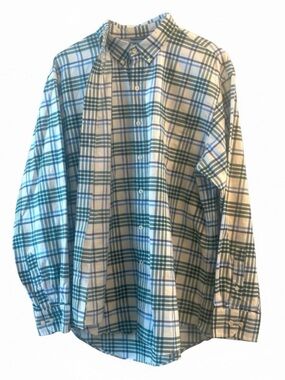 Izod Button down XL men’s Shirt. A casual shirt for slacks or jeans.